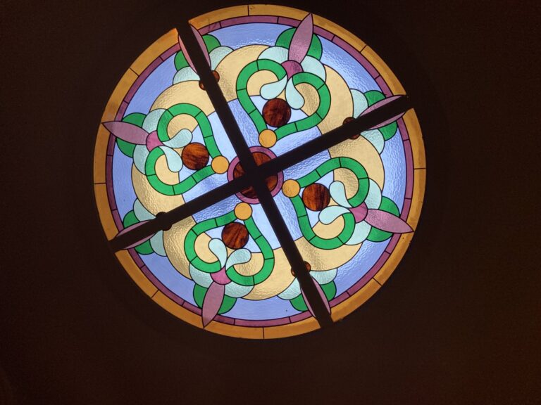Circular ceiling light with leaf and heart pattern